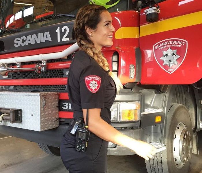 Gunn Narten Is Being Called The World's Sexiest Firefighter (12 pics)
