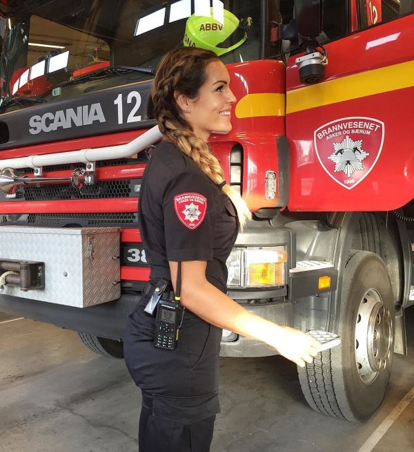 Gunn Narten Is Being Called The World's Sexiest Firefighter (12 pics)