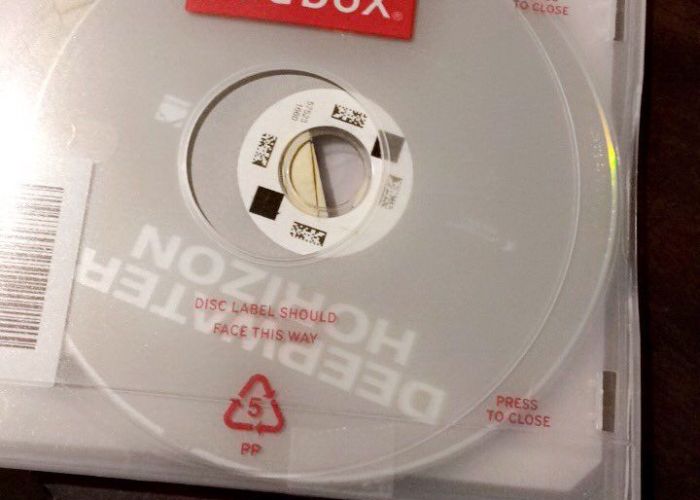 Person Gets An Unexpected Surprise From A Redbox Movie (3 pics)
