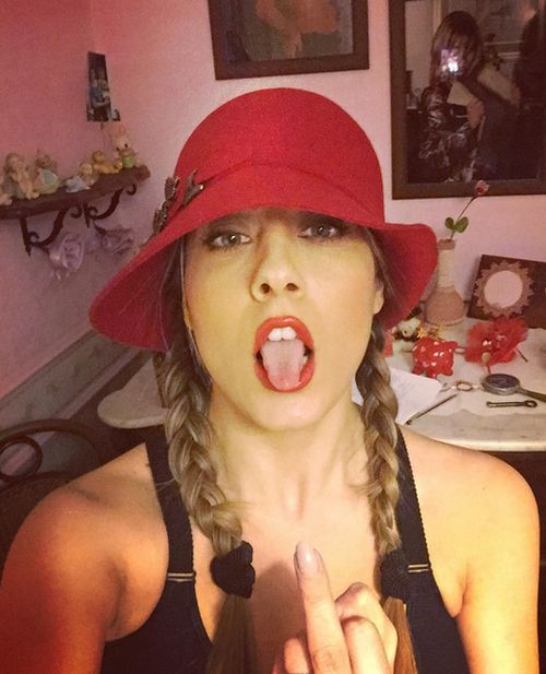 Italian Model Makes Good On Her Promise To Deliver Oral Sex To Voters (11 pics)