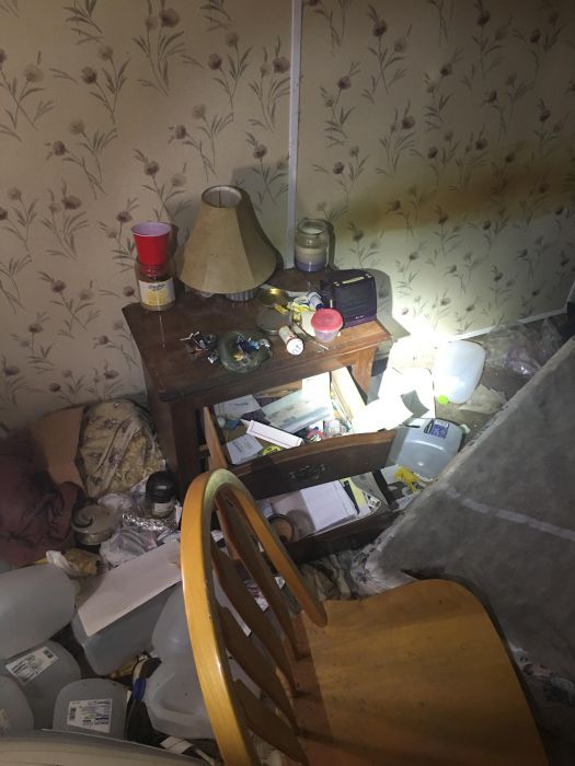 Disturbing Photos Show The Inside Of A Meth House (27 pics)