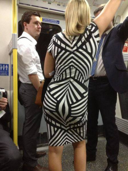 Brave Souls Who Wore Outrageous Outfits In Public (42 pics)