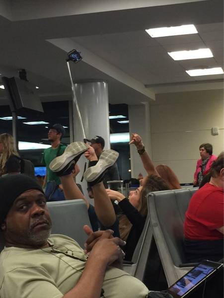 Sometimes Really Strange Things Happen At Airports (44 pics)