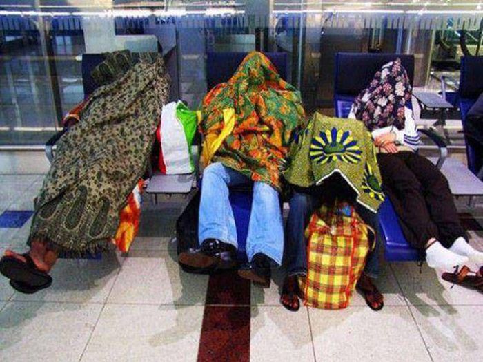 Sometimes Really Strange Things Happen At Airports (44 pics)