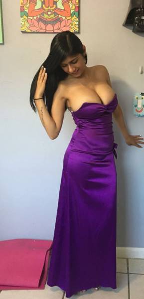 Tight Dresses Give The Best Hugs (63 pics)