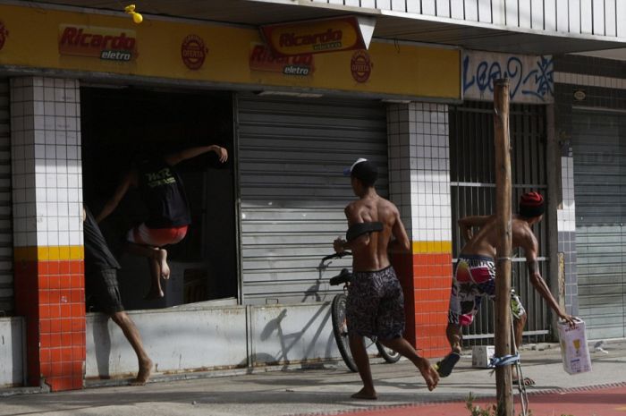 Violence Erupts In The Streets Of Brazil (13 pics)