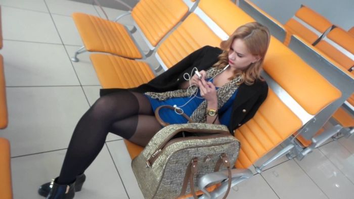 Airport Girls Are The Best Reason To Fly (14 pics)