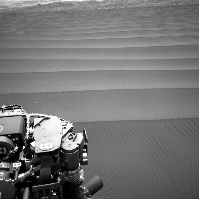 Curiosity Sends Stunning Pictures Of Martian Sand Dunes (7 pics)
