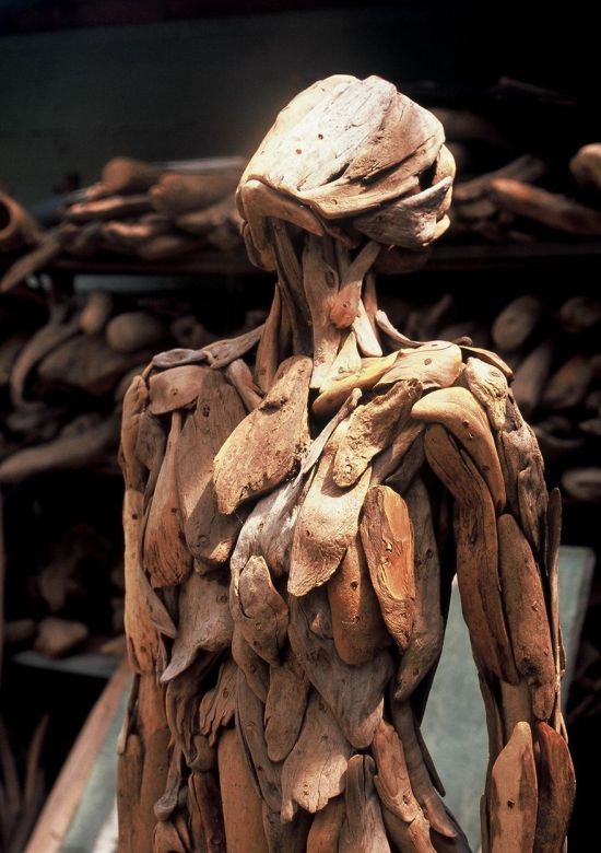 These Driftwood Sculptures By Japanese Artist Nagato Iwasaki Are Haunting (9 pics)