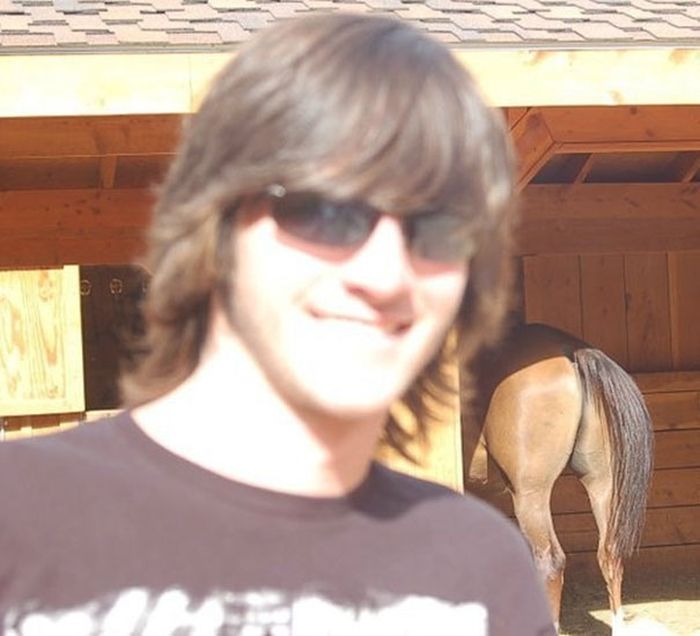Selfie Fails By People Who Forgot To Look In The Background (30 pics)