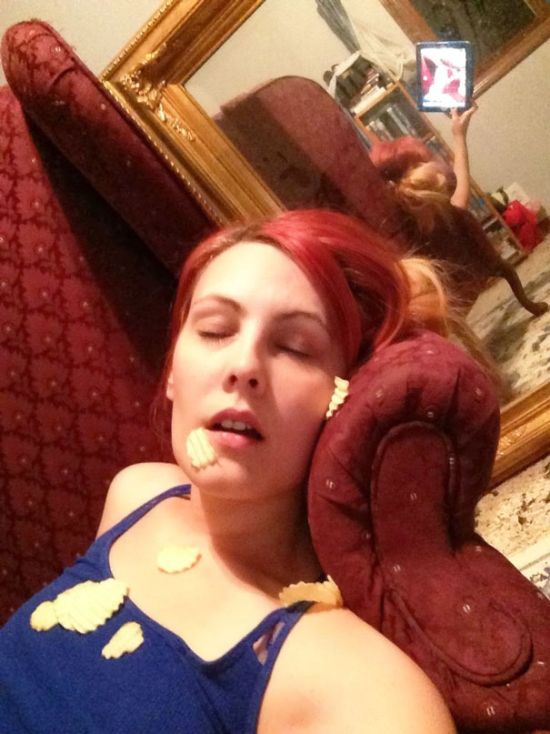 Selfie Fails By People Who Forgot To Look In The Background (30 pics)