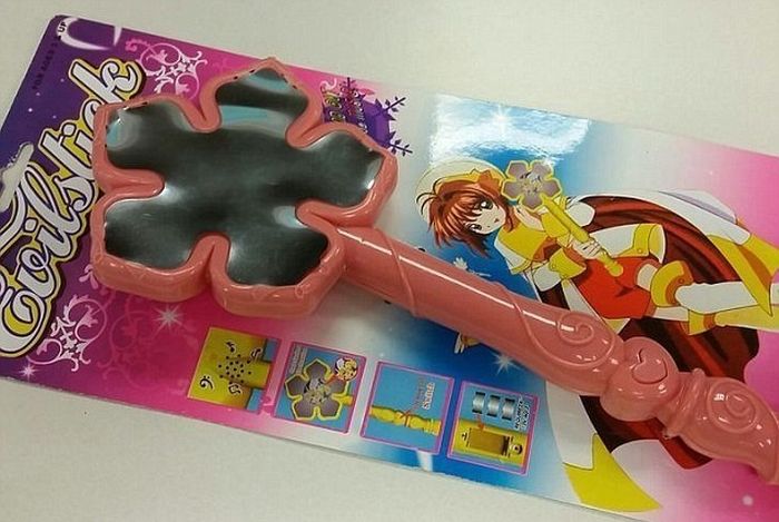 Parents Find Something Terrifying Inside Their Daughter's Toy (5 pics)