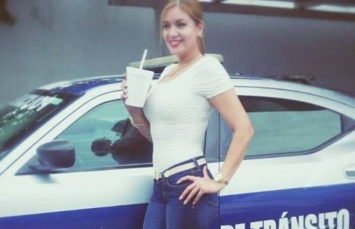 This Gorgeous Mexican Policewoman Could Engage In Some Hot Pursuits (8 pics)