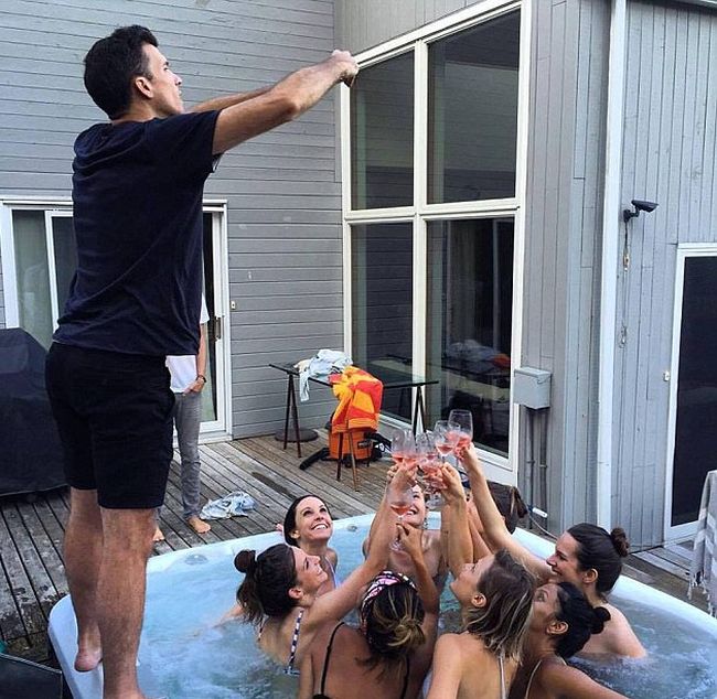Men Reveal The Other Side Of Perfect Social Media Snaps (22 pics)
