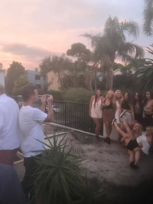Men Reveal The Other Side Of Perfect Social Media Snaps (22 pics)