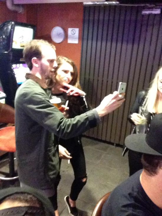 Men Reveal The Other Side Of Perfect Social Media Snaps (22 pics)