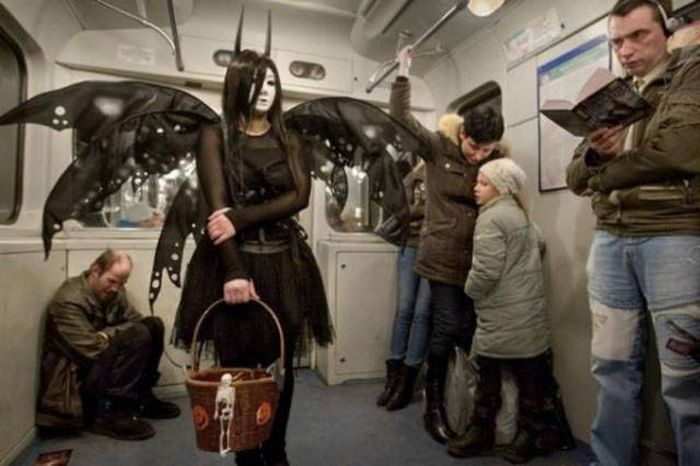 Subway Trains Are Like An Underground Incubator For Freaks (37 pics)