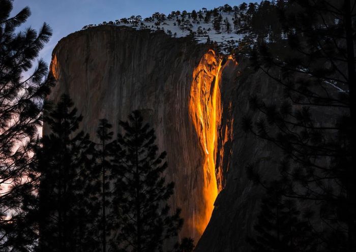 Incredible Photos Show A Waterfall Of Fire (5 pics)