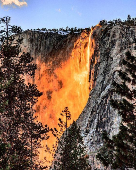 Incredible Photos Show A Waterfall Of Fire (5 pics)