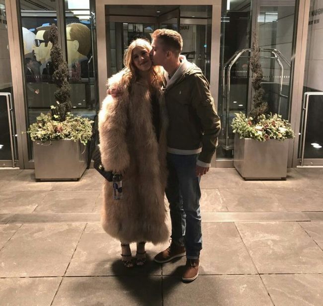 Tennis Star Eugenie Bouchard Goes On Date With Fan After Losing A Bet (5 pics)