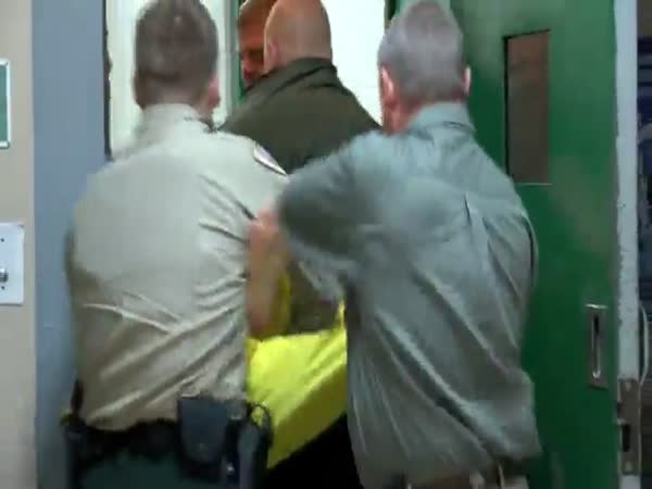 Angry Inmate Headbutts Correctional Officer