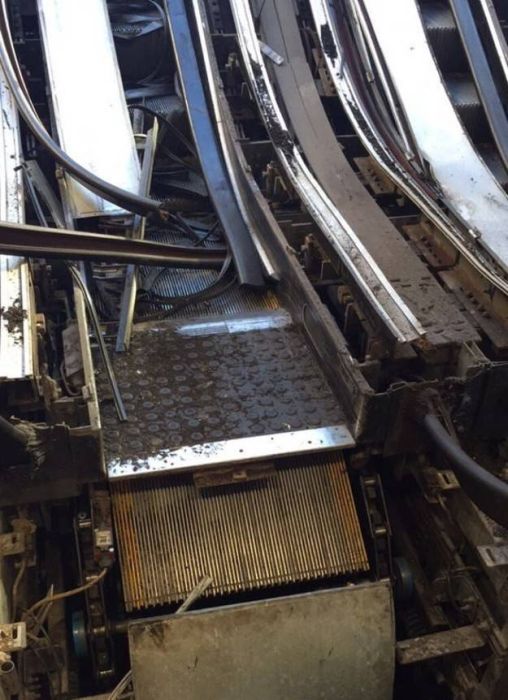 Escalators Really Are A Threat To Mankind (17 pics)