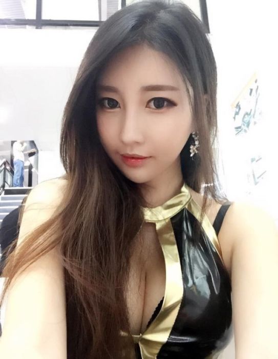 Asians Girls Are Absolutely Stunning And Sexy (37 pics)