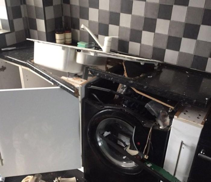 Washing Machine Explodes And Destroys Man's Room (4 pics)