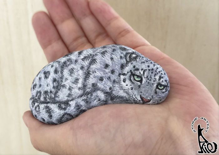 Artist Tries To Paint The Life Inside The Stone (20 pics)