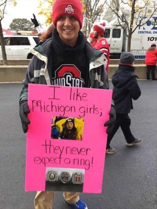 Hilarious Sports Signs Spotted At Games (19 pics)