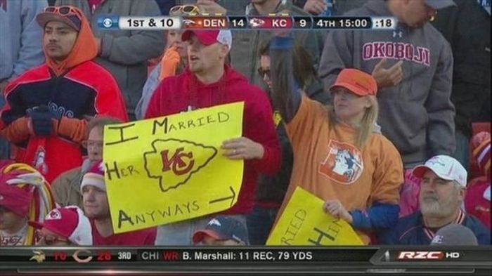 Hilarious Sports Signs Spotted At Games (19 pics)