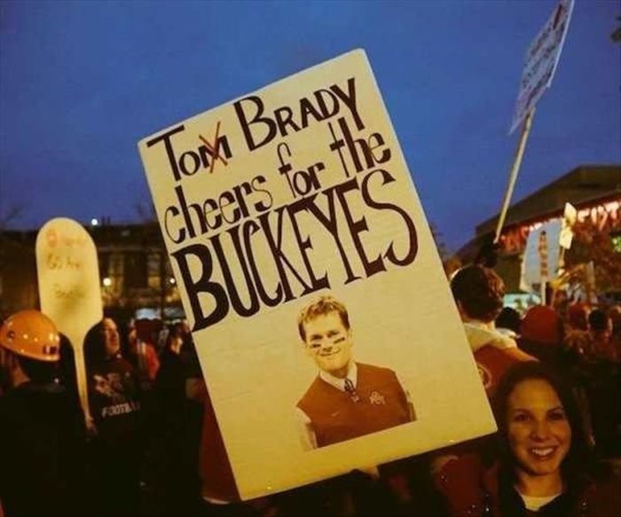 Hilarious Sports Signs Spotted At Games (19 pics)