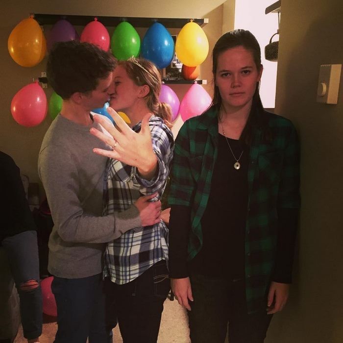 Girl Documents Her Life As The Third Wheel (12 pics)