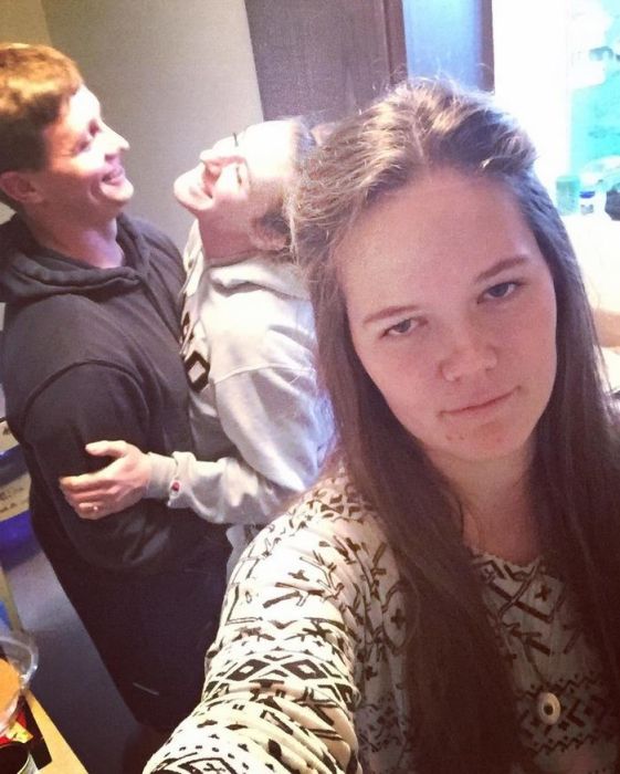 Girl Documents Her Life As The Third Wheel (12 pics)