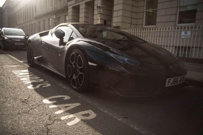 Lamborghini Owner Gets Massive Fines For Parking In The Mayor's Spot (5 pics)