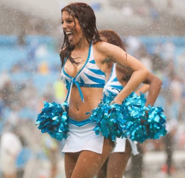 Shiny Wet Girls That Are Undeniably Sexy (47 pics)