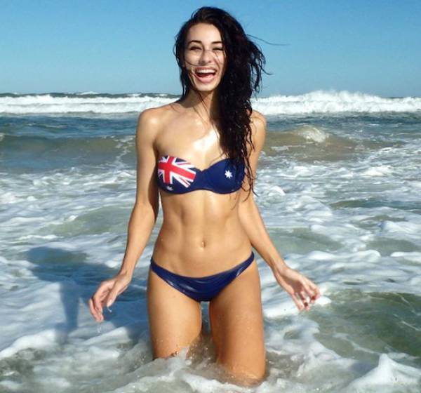 Shiny Wet Girls That Are Undeniably Sexy (47 pics)