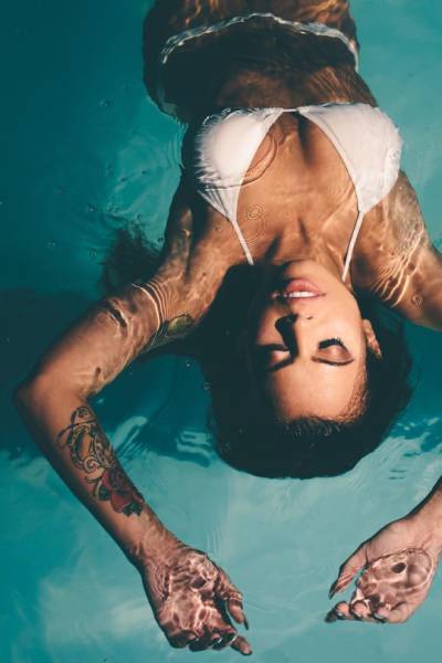 Shiny Wet Girls That Are Undeniably Sexy (47 pics)