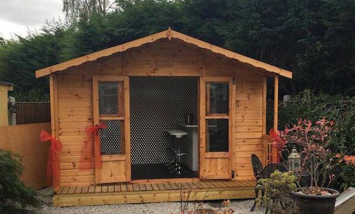 Mancaves Are Out And Barsheds Are In (23 pics)