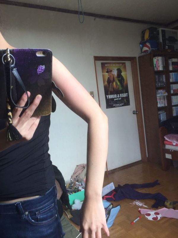 Cosplayer Uses Push Up Bras To Bring Their Creation To Life (6 pics)
