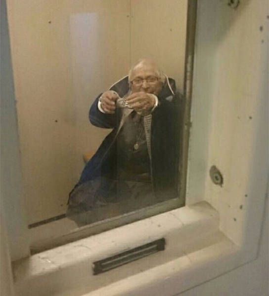 Elderly Woman Asks To Be Arrested At 99 Years Old (3 pics)