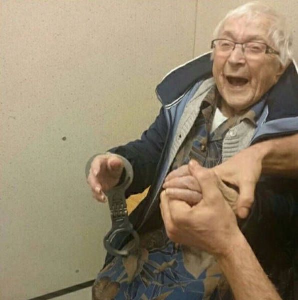 Elderly Woman Asks To Be Arrested At 99 Years Old (3 pics)