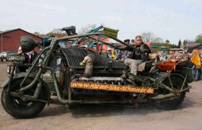 The World's Largest Motorcycle Has An Engine From A Soviet Tank (10 pics)