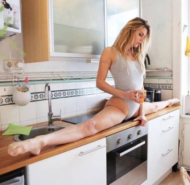 These Flexible Women Know Absolutely No Limits (42 pics)