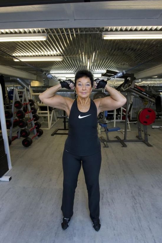 You'll Never Guess How Old This Female Weightlifter Is (5 pics)