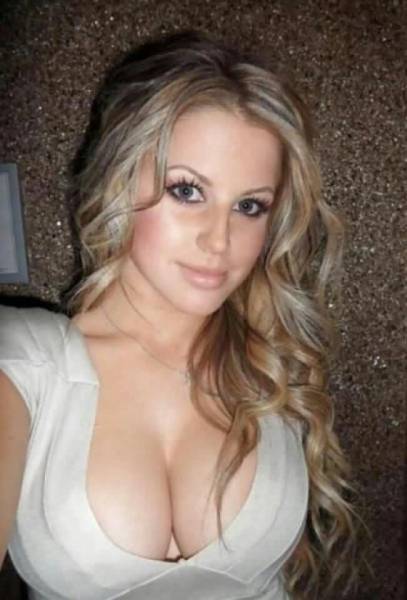 Busty Babes Really Know How To Make The Men Drool (60 pics)