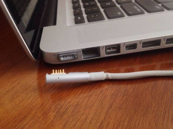 Photos That Will Cause Maximum Levels Of Stress For Tech Workers (18 pics)