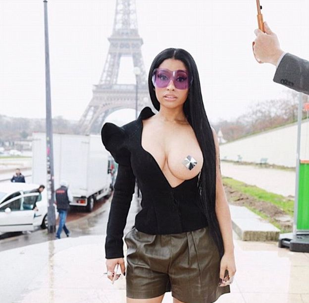 Nicki Minaj Wears Very Revealing Outfit To Paris Fashion Week (10 pics)