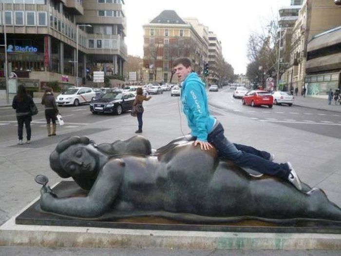 Helpless Statues That Just Need To Be Left Alone (51 pics)