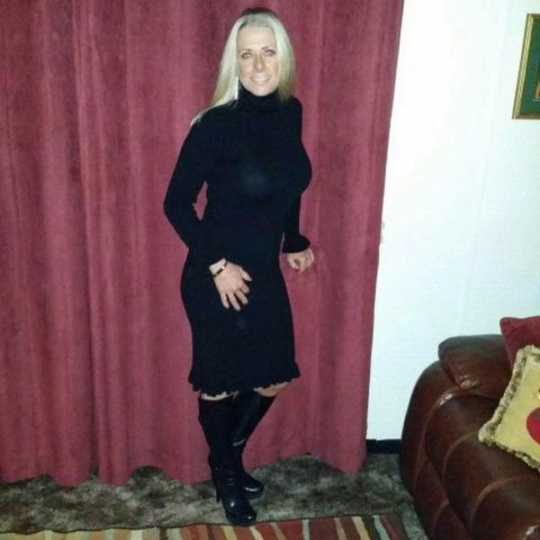 Woman Facing Charges For Hooking Up With Underage Football Players (6 pics)